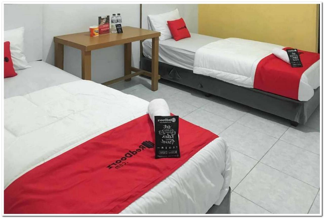 Reddoorz @ Simpang Pos Medan Hotell Eksteriør bilde