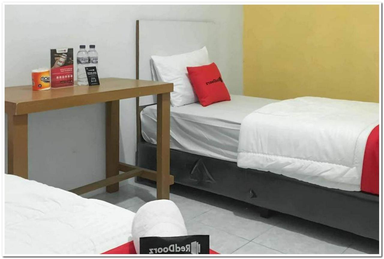 Reddoorz @ Simpang Pos Medan Hotell Eksteriør bilde