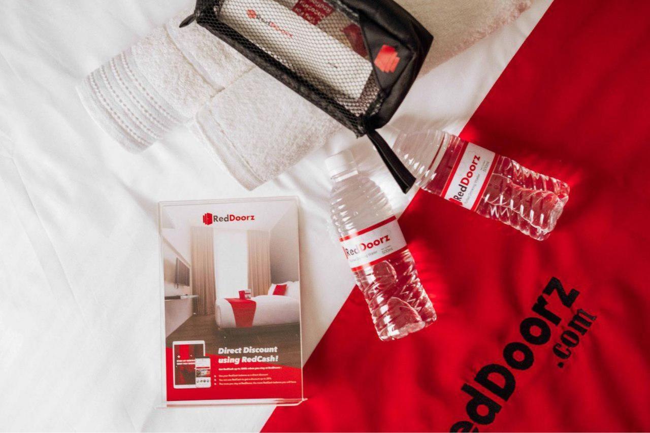 Reddoorz @ Simpang Pos Medan Hotell Eksteriør bilde